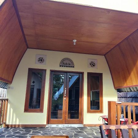 Two One Bungalow Гили Мено Екстериор снимка