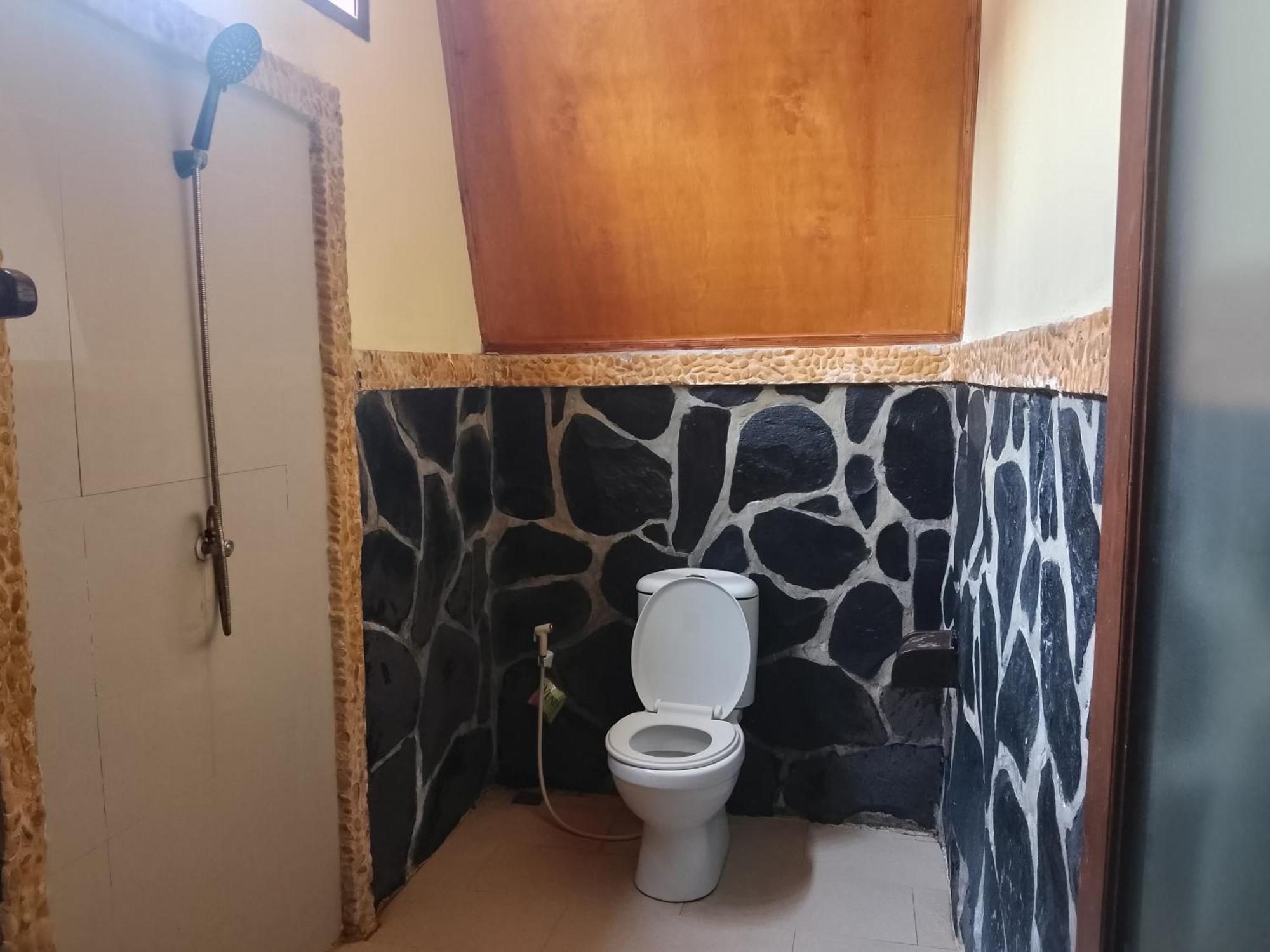 Two One Bungalow Гили Мено Екстериор снимка