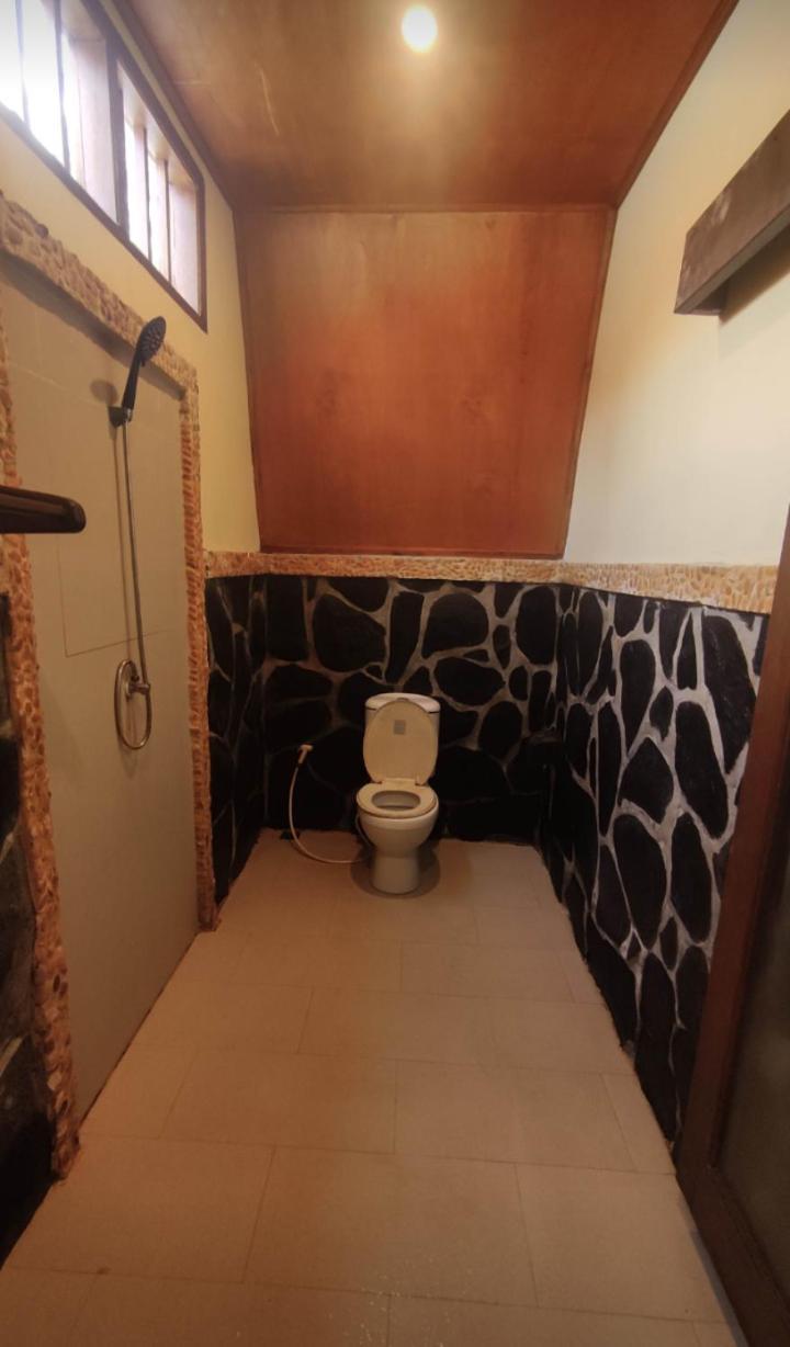 Two One Bungalow Гили Мено Екстериор снимка