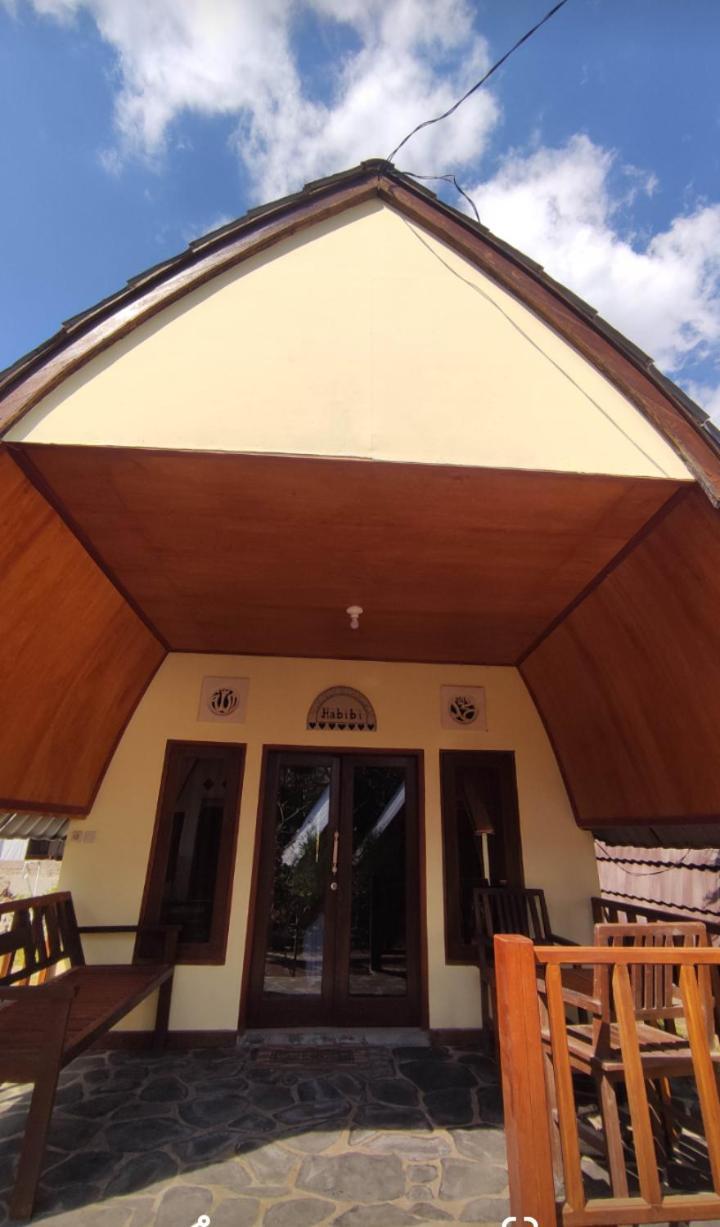 Two One Bungalow Гили Мено Екстериор снимка